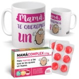 mundohuevo Regalo Divertido Dia de la Madre | Taza Personalizada Mama TE Queremos UN Huevo y Caramelos de Broma MAMACOMPLEX en Blister | 12 Caramelos sin azúcar Sabor Cereza + Taza Original 350 ml.
